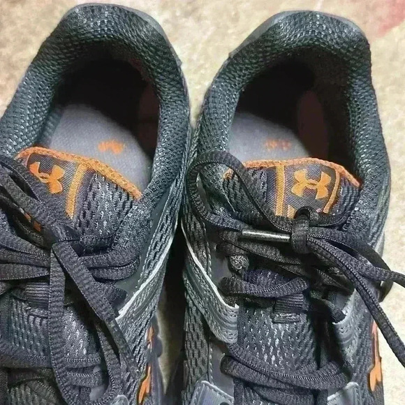 Under Armor trail| running/athletic shoes Size 6 | orange and toccoa gray unisex - Picture 7 of 11